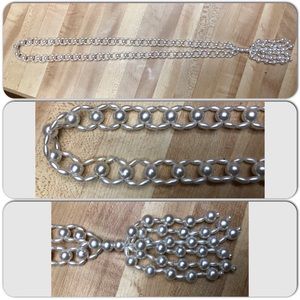 18 in VINTAGE PEARL LIKE BEAD NECKLACE